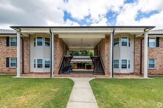 890 Royce St in Pensacola, FL - Building Photo - Building Photo