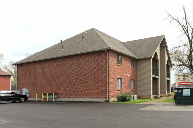 Shepherdsville Manor Apartments in Shepherdsville, KY - Building Photo - Building Photo