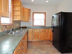 97 W Glendale St in Bedford, OH - Building Photo - Building Photo