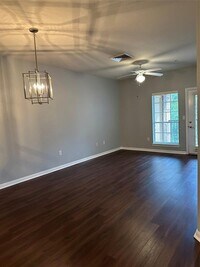 2815 Kings Crossing Dr photo'