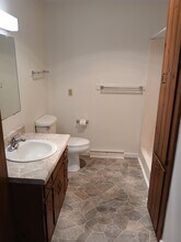 703 Monroe St, Unit 703-B Monroe St in Farmville, VA - Foto de edificio - Building Photo