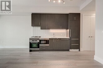 29-429 Queens Quay E in Toronto, ON - Building Photo - Building Photo