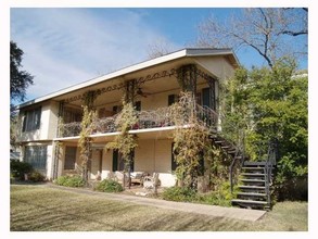 Fair Oaks Apartments in Austin, TX - Building Photo - Building Photo