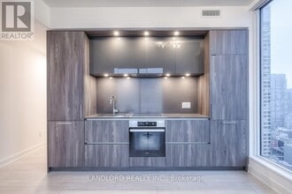 35-2435 Mercer St in Toronto, ON - Building Photo - Building Photo