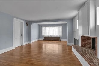 90 Clover Pl, Unit 1st Floor in Buffalo, NY - Building Photo - Building Photo