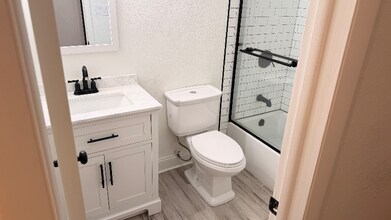 8708 N Pawnee Ave in Tampa, FL - Building Photo - Building Photo