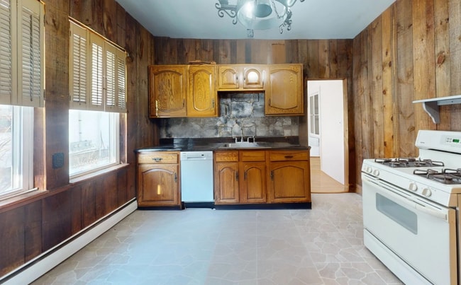 5 Aldie St, Unit 1 in Boston, MA - Foto de edificio - Building Photo