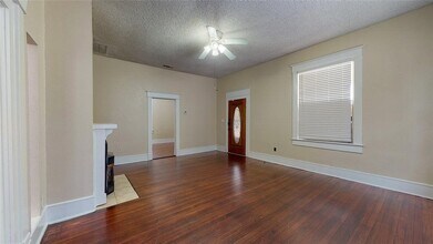 512 S Brighton Ave, Unit 1 in Dallas, TX - Building Photo - Building Photo