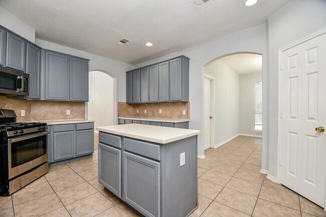 3019 Red Oak Leaf Trail