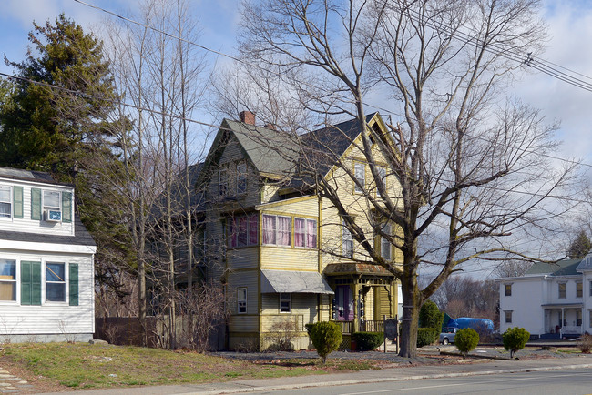 131 Winthrop St in Taunton, MA - Building Photo - Building Photo