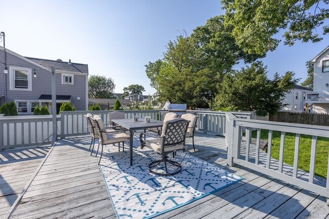 28 Brookdale Ave in Milford, CT - Building Photo - Building Photo