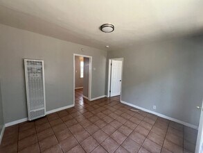 2728 Orchard Pl in South Gate, CA - Building Photo - Building Photo