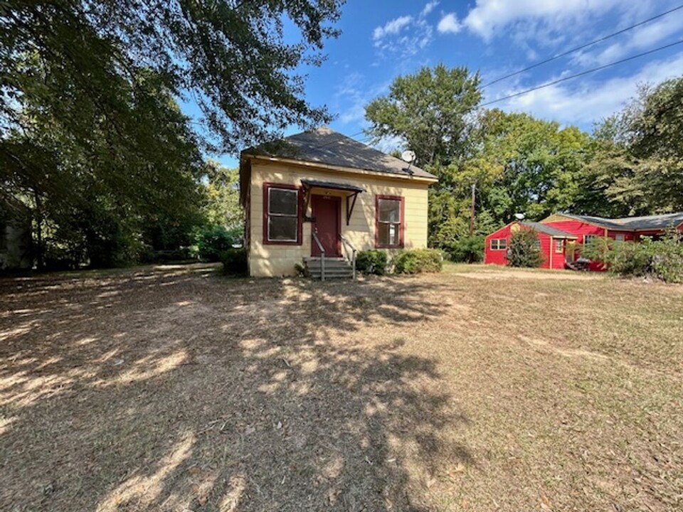 2512 Merwin St in Shreveport, LA - Foto de edificio