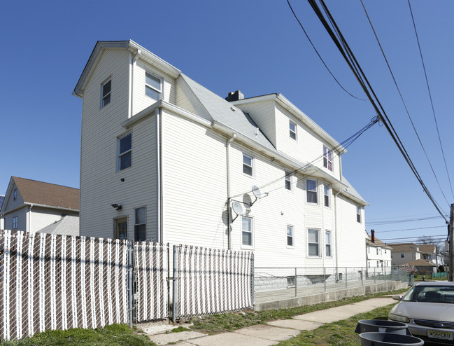 733 Grier Ave in Elizabeth, NJ - Building Photo - Building Photo