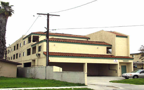 14020 Yukon Avenue, in Hawthorne, CA - Building Photo