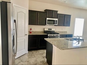 3042 San Miguel Ct in Las Cruces, NM - Building Photo - Building Photo