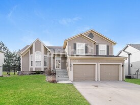 20917 W 118th Terrace in Olathe, KS - Building Photo