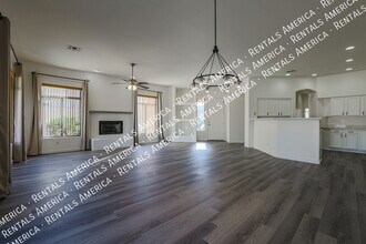 2126 E Fawn Dr in Phoenix, AZ - Foto de edificio - Building Photo