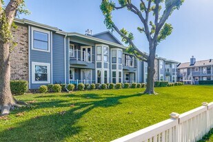 630 W Canty St in Dallas, TX - Building Photo
