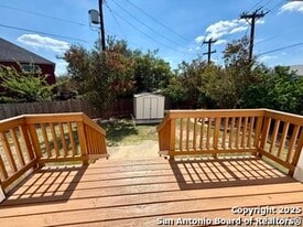 218 Jardin Vista in San Antonio, TX - Building Photo