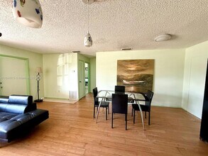 11460 NW 37th St in Sunrise, FL - Building Photo - Building Photo