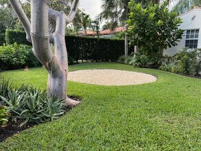 1219 N Lakeside Dr in Lake Worth Beach, FL - Building Photo - Building Photo