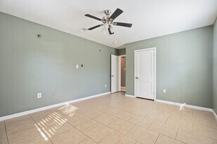 108 Bonita Ave in Galveston, TX - Building Photo