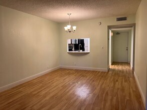 9311 Orange Grove Dr in Davie, FL - Building Photo - Building Photo