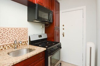 545 W Surf St in Chicago, IL - Foto de edificio - Building Photo