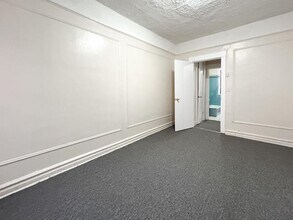 2507 Cruger Ave in Bronx, NY - Building Photo - Building Photo