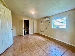 547 W Obion Rd in Houston, TX - Building Photo - Building Photo