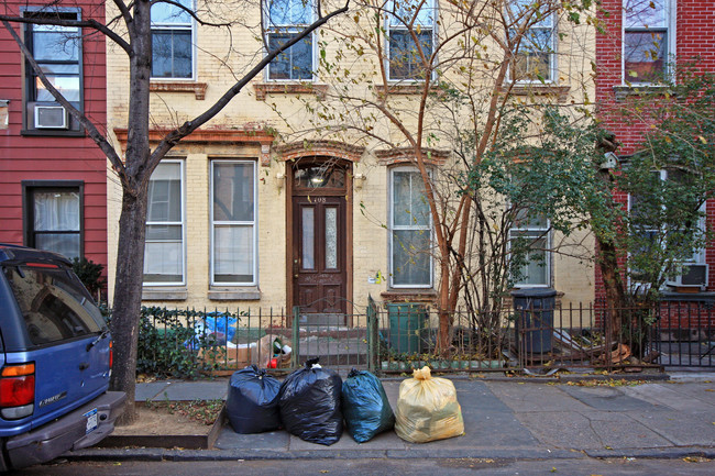 108 Eckford St in Brooklyn, NY - Building Photo - Building Photo