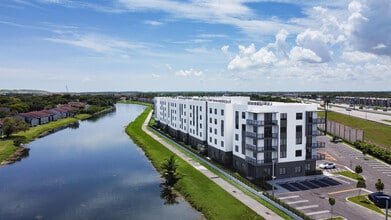 Old Cutler Village Phase 2 in Cutler Bay, FL - Foto de edificio - Building Photo