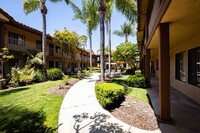 Tierra Corte Senior Apartments in San Diego, CA - Foto de edificio - Building Photo