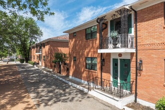 Nuvo Luna in Dallas, TX - Foto de edificio - Building Photo