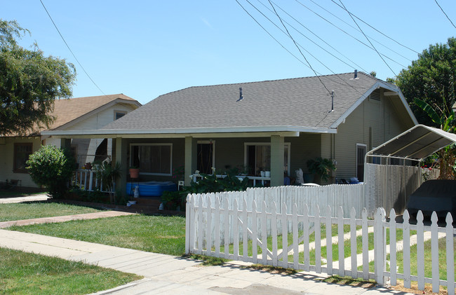 312 E Santa Paula St in Santa Paula, CA - Building Photo - Building Photo