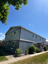 1028 Longstaff St, Unit 2 in Missoula, MT - Foto de edificio - Building Photo