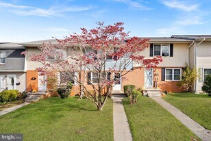 210 Cameron St in Berryville, VA - Building Photo