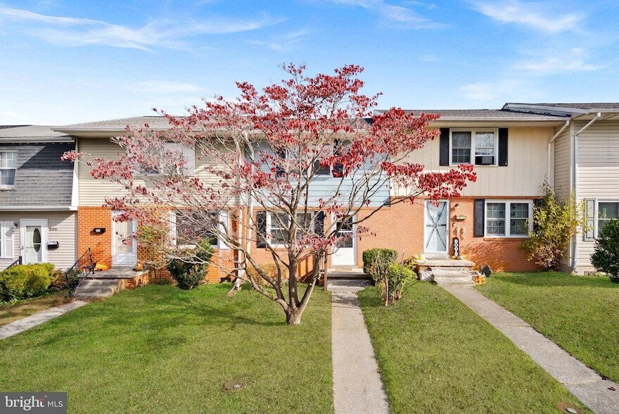 210 Cameron St in Berryville, VA - Building Photo