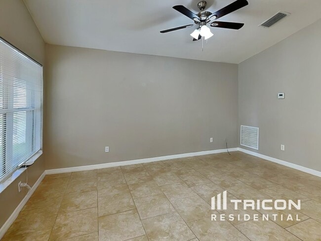 5127 Pineland Ave in Port Orange, FL - Building Photo - Building Photo