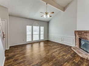 7124 Summerset Dr in Benbrook, TX - Building Photo - Building Photo