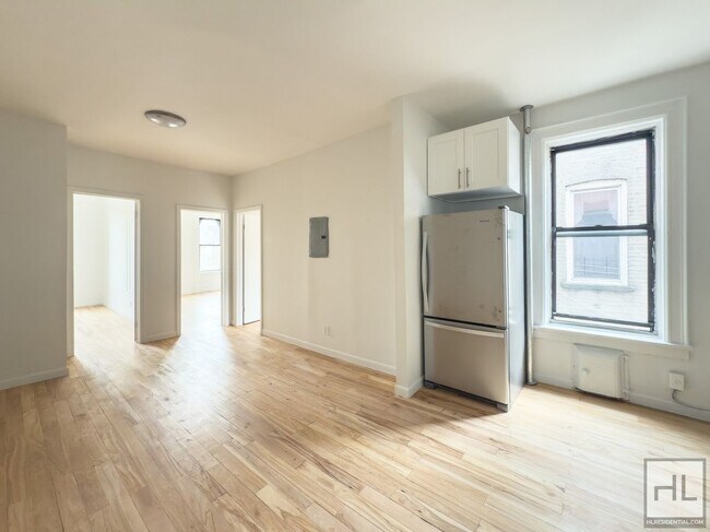 NOSTRAND AVENUE / Renovated 3-bed, 1-bath in Brooklyn, NY - Building Photo - Building Photo