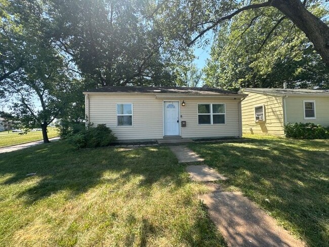 property at 8600 Stella Ave