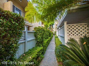 918 7th St in Santa Monica, CA - Foto de edificio - Building Photo