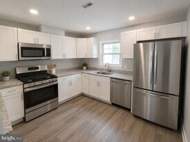 806 Hr Dr SE in Washington, DC - Building Photo