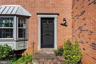 4916 Van Masdag Ct in Annandale, VA - Building Photo - Building Photo
