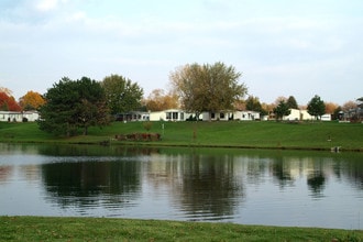 Avon on the Lake in Rochester Hills, MI - Foto de edificio - Building Photo