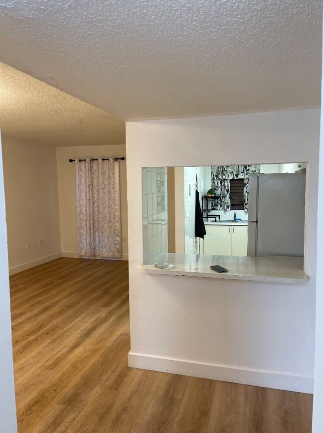 305 W 68th St in Hialeah, FL - Building Photo - Building Photo