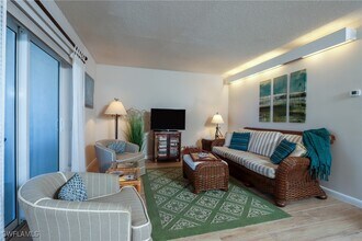 25750 Hickory Blvd in Bonita Springs, FL - Building Photo - Building Photo