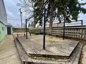 141 E Walnut St in Oglesby, IL - Building Photo - Building Photo